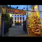Le Clos Des Thermes Bed & Breakfast 4*