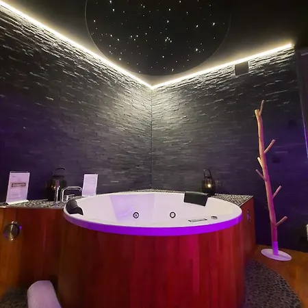 Le Clos Des Thermes De Luxe Avec Wellness Privatif Couette-café 4*