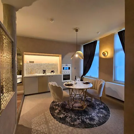 Le Clos Des Thermes Bed & Breakfast 4*