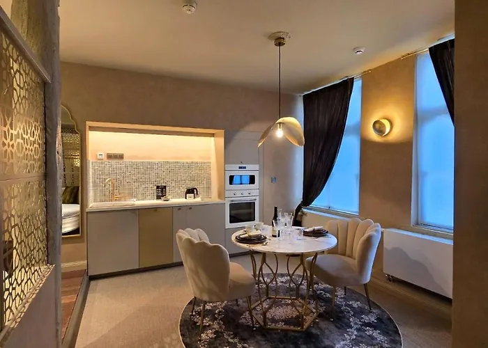 Le Clos Des Thermes Bed & Breakfast 4*